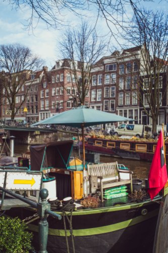 Apparently they have a houseboat museum here. We didn't go, but in general, the houseboats in Amsterdam look amazing!